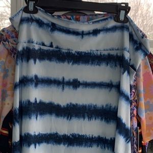 6/$15 3x tie dyed Azure blue and white in gently used condition